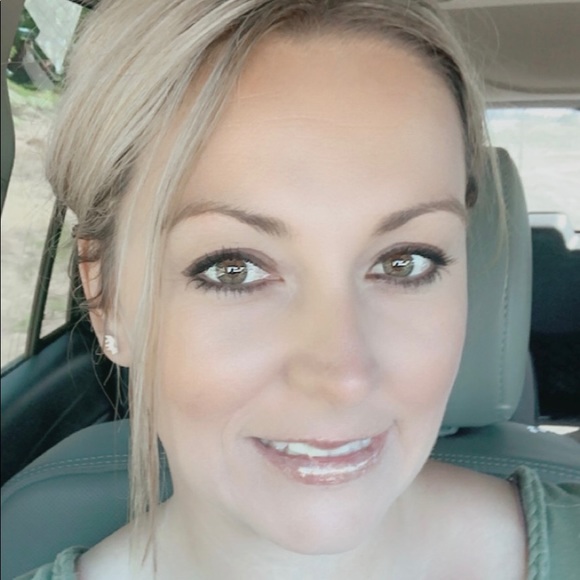 Meet your Posher, Cheyenne - Picture 2 of 7